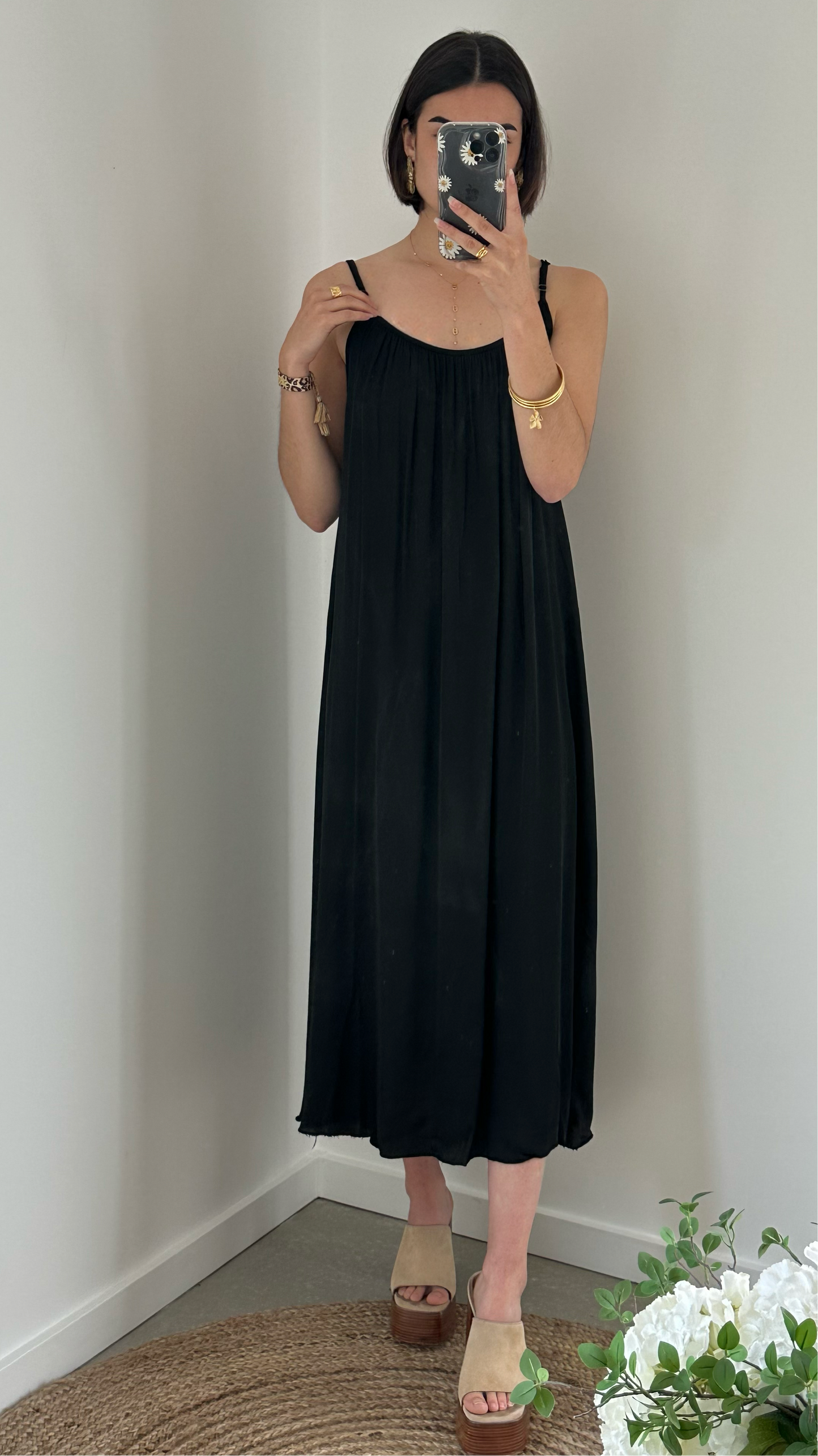 Robe longue satin bretelles noir ISA