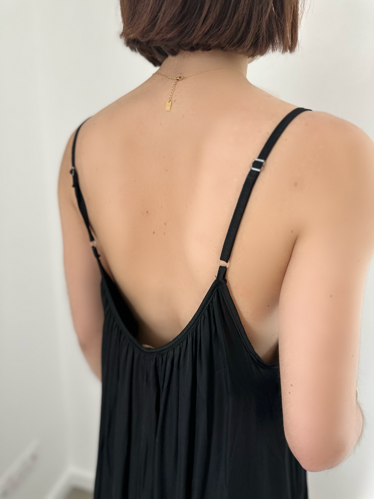 Robe longue satin bretelles noir ISA
